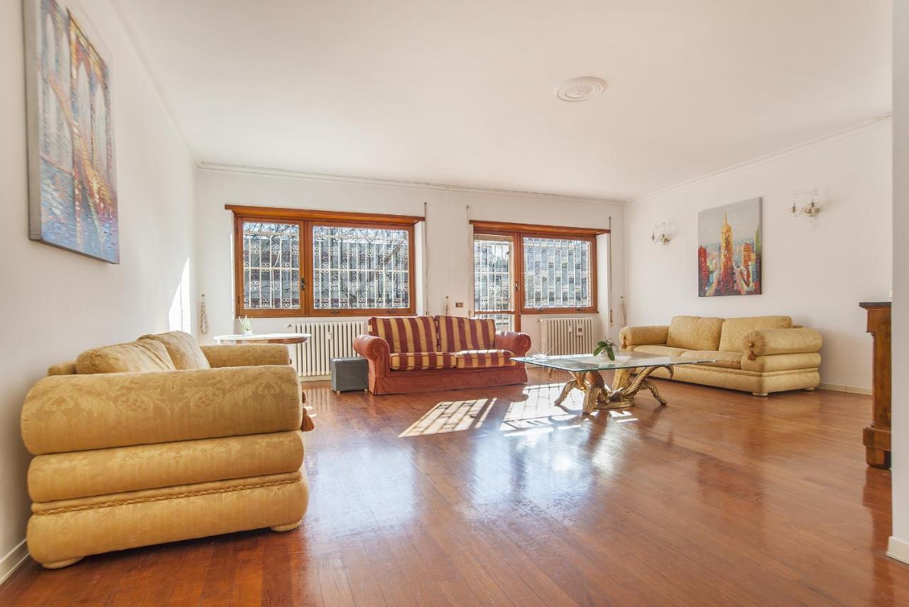 Eur Luminous And Large Family Terrace Apartment Roma Exterior foto