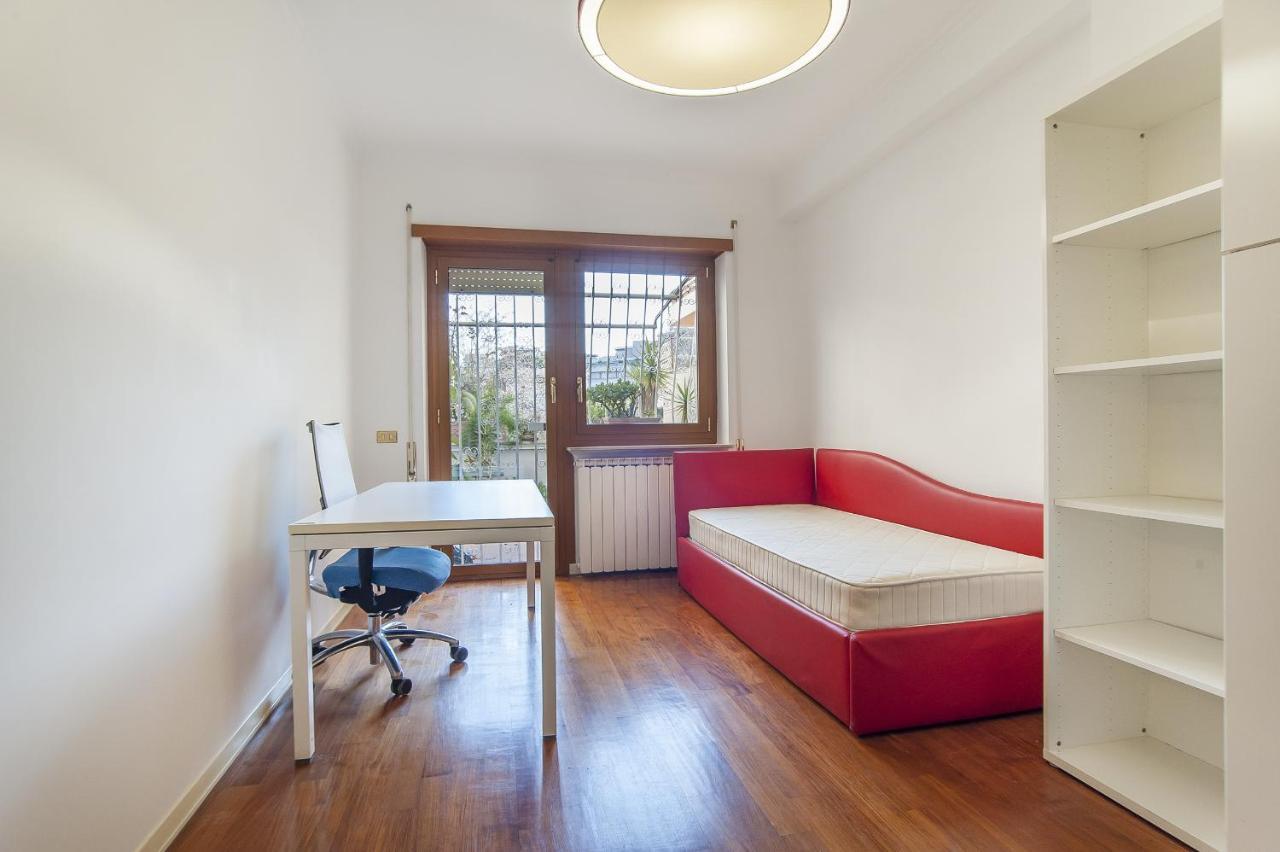Eur Luminous And Large Family Terrace Apartment Roma Exterior foto